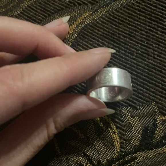 GUCCI STENCILED CUT-OUT G RING - Picture 6 of 14